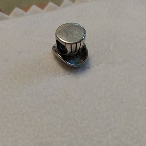 Pandora top hat charm